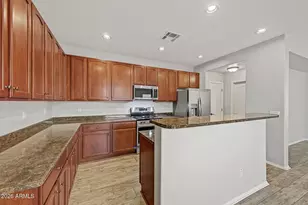 988 S Deerfield Ln, Gilbert, AZ 85296 - Photo 2