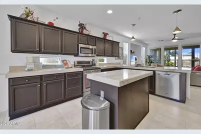 12368 W Running Deer Court, Peoria, AZ 85383 - Photo 16