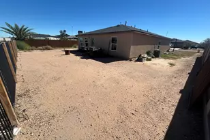 9066 W Torreon Dr, Arizona City, AZ 85123 - Photo 6