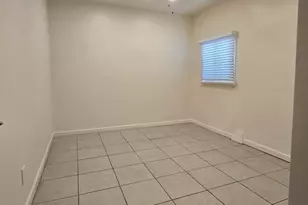 5011 W MacKenzie Dr, Phoenix, AZ 85031 - Photo 10