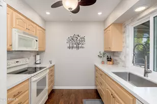 16846 N Meadow Park Dr, Sun City, AZ 85351 - Photo 10