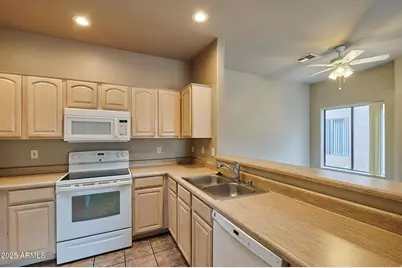 11874 N Saguaro Boulevard #Apt A, Fountain Hills, AZ 85268 - Photo 6