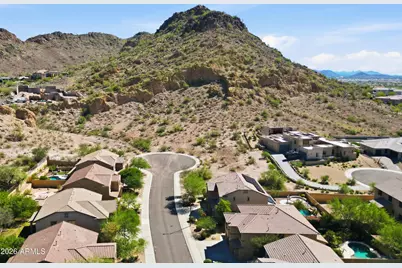 9011 W Red Fox Road, Peoria, AZ 85383 - Photo 4