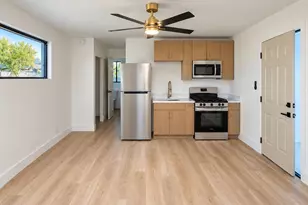 1330 E Catalina Dr, Phoenix, AZ 85014 - Photo 6