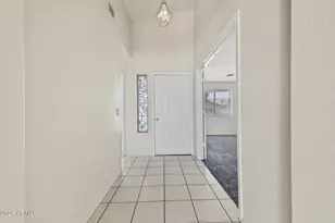 5458 N 77th Dr, Glendale, AZ 85303 - Photo 2