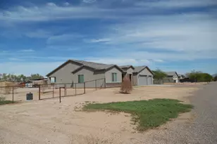 21032 W Shasta St, Buckeye, AZ 85326 - Photo 2