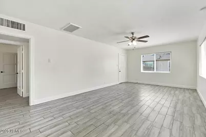 2535 E Clarendon Avenue #Apt 3, Phoenix, AZ 85016 - Photo 8
