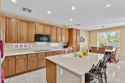 8513 W Desert Elm Lane, Peoria, AZ 85383 - Photo 6