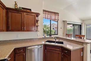 2110 W Carol Ann Way, Phoenix, AZ 85023 - Photo 10