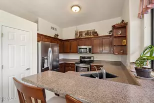 2110 W Carol Ann Way, Phoenix, AZ 85023 - Photo 8
