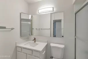 749 E Montebello Ave, Phoenix, AZ 85014 - Photo 8