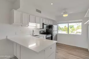 749 E Montebello Ave, Phoenix, AZ 85014 - Photo 2