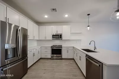 7986 W Frier Drive, Glendale, AZ 85303 - Photo 10