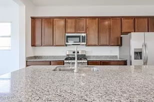 7654 W Crabapple Dr, Peoria, AZ 85383 - Photo 4