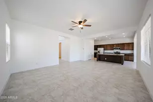 7662 W Crabapple Dr, Peoria, AZ 85383 - Photo 8