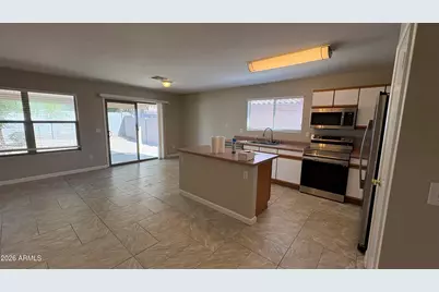 15774 W Watson Lane, Surprise, AZ 85379 - Photo 6