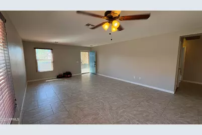 15774 W Watson Lane, Surprise, AZ 85379 - Photo 4