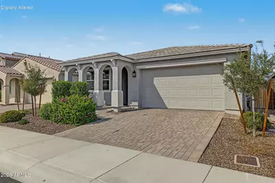 9022 W Georgia Avenue, Glendale, AZ 85305 - Photo 2