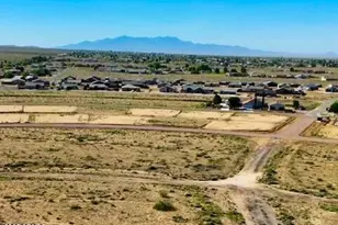 10404 Woodcamp Dr, Kingman, AZ 86401 - Photo 1