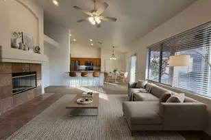 1135 E Cottonwood Ln, Phoenix, AZ 85048 - Photo 8