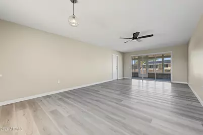 11070 W Pleasant Valley Road W, Sun City, AZ 85351 - Photo 12