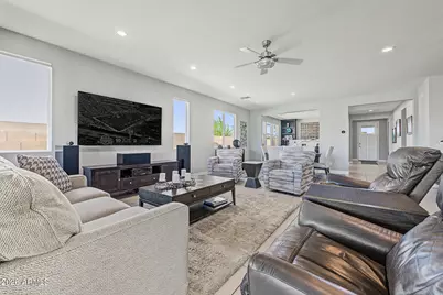 17322 W Wildwood Street, Surprise, AZ 85388 - Photo 4