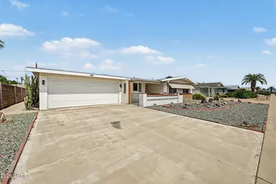 10408 W Camden Avenue, Sun City, AZ 85351 - Photo 2
