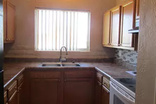 7109 N 68th Dr, Glendale, AZ 85303 - Photo 6