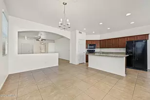 18190 W Ivy Ln, Surprise, AZ 85388 - Photo 12