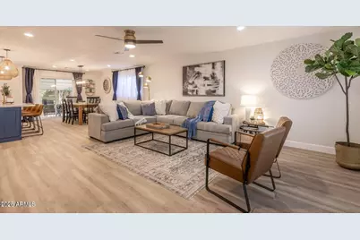 8330 E Weldon Avenue E, Scottsdale, AZ 85251 - Photo 2