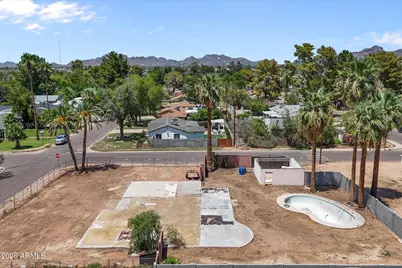 1875 N 38th Place #A, Phoenix, AZ 85008 - Photo 2
