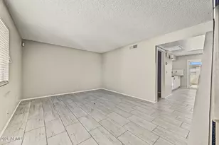 2106 W Pontiac Dr, Phoenix, AZ 85027 - Photo 6