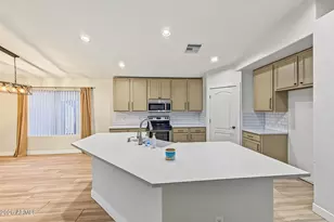 2521 W Darrel Rd, Phoenix, AZ 85041 - Photo 10