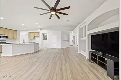2521 W Darrel Road, Phoenix, AZ 85041 - Photo 8