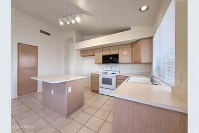 9765 W Yukon Drive, Peoria, AZ 85382 - Photo 10