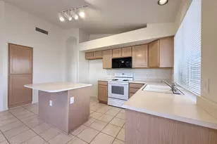 9765 W Yukon Dr, Peoria, AZ 85382 - Photo 10