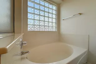 9765 W Yukon Dr, Peoria, AZ 85382 - Photo 22