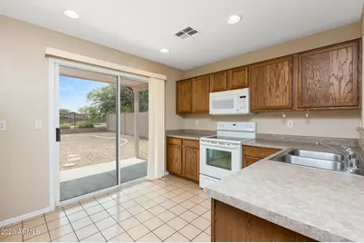 15193 W Adams Street, Goodyear, AZ 85338 - Photo 10
