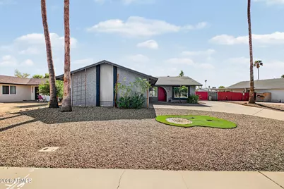 637 W Garnet Avenue, Mesa, AZ 85210 - Photo 2