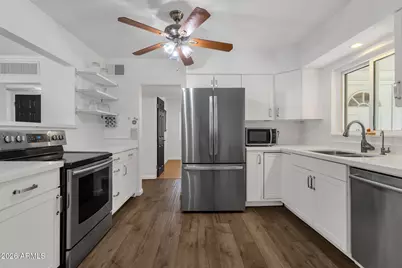 4643 E Monterosa Street, Phoenix, AZ 85018 - Photo 8