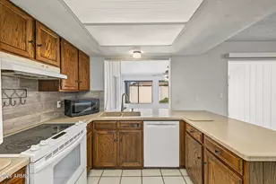 10514 W Royal Palm Rd, Peoria, AZ 85345 - Photo 14