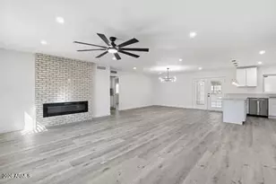 4218 W Grisworld Rd, Phoenix, AZ 85051 - Photo 4