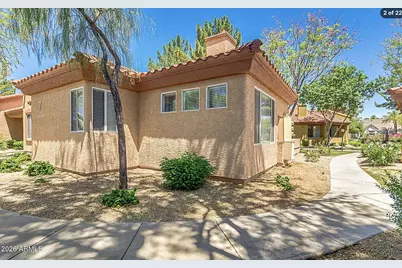 2929 W Yorkshire Drive #1049, Phoenix, AZ 85027 - Photo 2