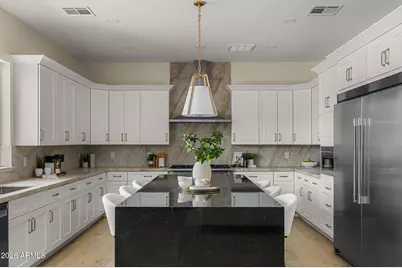 4048 E Minnezona Avenue, Phoenix, AZ 85018 - Photo 2
