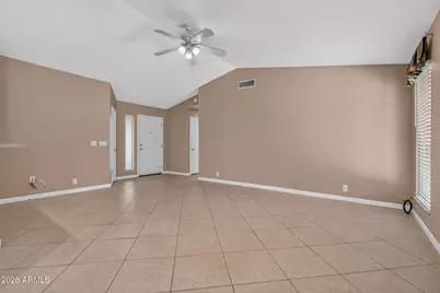 10415 N 63rd Drive, Glendale, AZ 85302 - Photo 8
