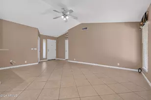 10415 N 63rd Dr, Glendale, AZ 85302 - Photo 8