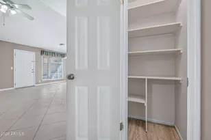 10415 N 63rd Dr, Glendale, AZ 85302 - Photo 8