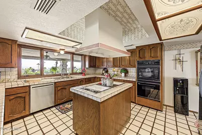 16327 E Emerald Drive, Fountain Hills, AZ 85268 - Photo 12