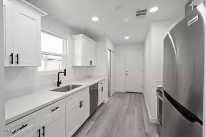 639 S Sirrine --, Mesa, AZ 85210 - Photo 6