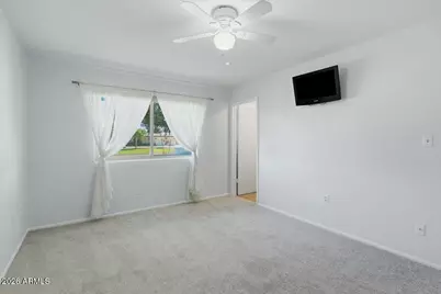 10916 W Peoria Avenue, Sun City, AZ 85351 - Photo 16